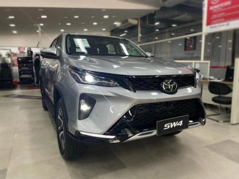 TOYOTA Hilux SW4 2.8 16V 4P SRX PLATINUM 4X4 7 LUGARES TURBO DIESEL AUTOMTICO, Foto 3