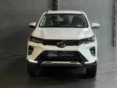 TOYOTA Hilux SW4 2.8 16V 4P SRX PLATINUM 4X4 TURBO DIESEL AUTOMTICO, Foto 2