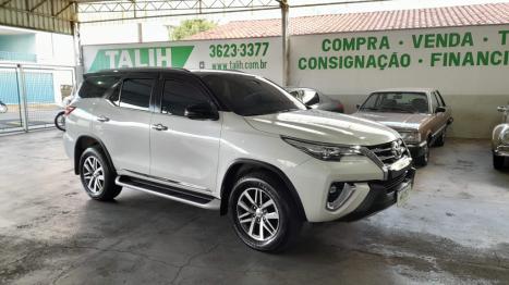 TOYOTA Hilux SW4 2.8 16V 4P SRX 4X4 7 LUGARES TURBO DIESEL AUTOMTICO, Foto 1