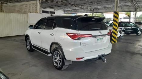 TOYOTA Hilux SW4 2.8 16V 4P SRX 4X4 7 LUGARES TURBO DIESEL AUTOMTICO, Foto 8