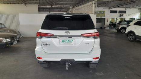 TOYOTA Hilux SW4 2.8 16V 4P SRX 4X4 7 LUGARES TURBO DIESEL AUTOMTICO, Foto 9