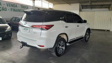TOYOTA Hilux SW4 2.8 16V 4P SRX 4X4 7 LUGARES TURBO DIESEL AUTOMTICO, Foto 10
