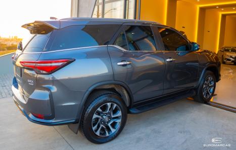 TOYOTA Hilux SW4 2.8 16V 4P SRX PLATINUM 4X4 7 LUGARES TURBO DIESEL AUTOMTICO, Foto 4