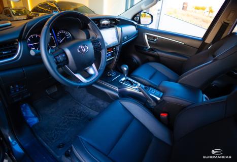 TOYOTA Hilux SW4 2.8 16V 4P SRX PLATINUM 4X4 7 LUGARES TURBO DIESEL AUTOMTICO, Foto 9