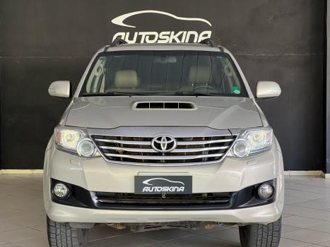 TOYOTA Hilux SW4 3.0 16V 4P SRV 4X4 TURBO DIESEL AUTOMTICO, Foto 3