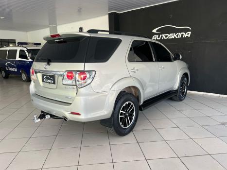 TOYOTA Hilux SW4 3.0 16V 4P SRV 4X4 TURBO DIESEL AUTOMTICO, Foto 5