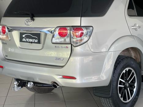 TOYOTA Hilux SW4 3.0 16V 4P SRV 4X4 TURBO DIESEL AUTOMTICO, Foto 6