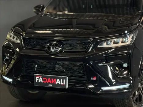 TOYOTA Hilux SW4 , Foto 2