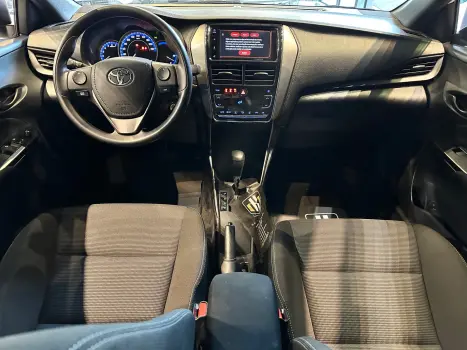 TOYOTA Yaris Hatch 1.5 16V 4P FLEX XL MULTIDRIVE AUTOMTICO CVT, Foto 6