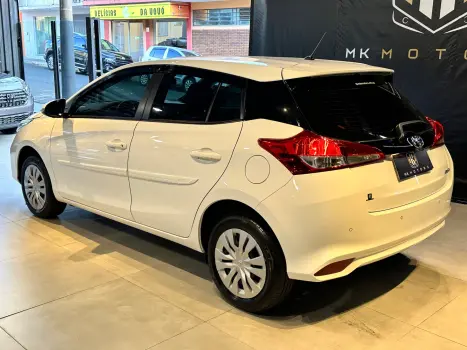 TOYOTA Yaris Hatch 1.5 16V 4P FLEX XL MULTIDRIVE AUTOMTICO CVT, Foto 8