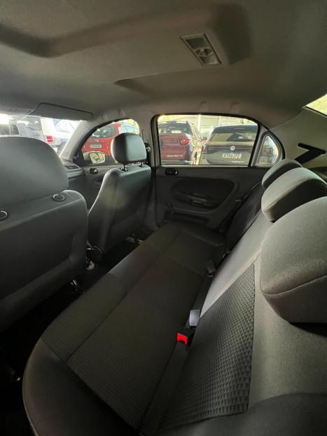 VOLKSWAGEN Voyage 1.6 4P FLEX, Foto 8