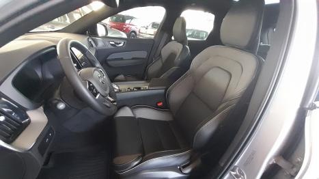 VOLVO XC60 2.0 16V 4P T8 RECHARGE HBRIDO ULTIMATE DARK AWD TURBO GEARTRONIC AUTOMTICO, Foto 4