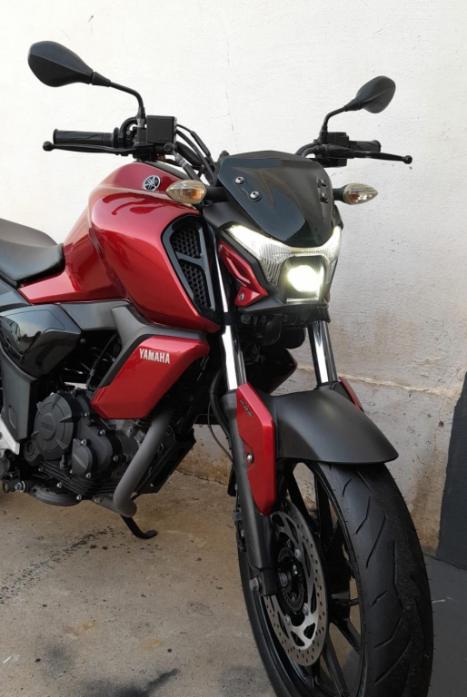 YAMAHA FZ 15 Fazer ABS, Foto 3
