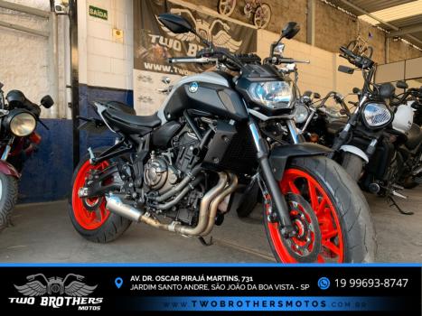 YAMAHA MT-07 700 ABS, Foto 5