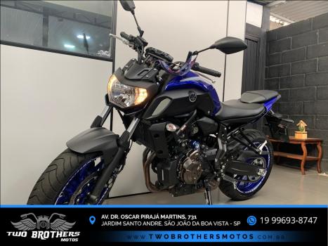 YAMAHA MT-07 700 ABS, Foto 3