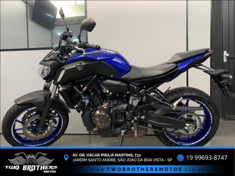 YAMAHA MT-07 700 ABS, Foto 4