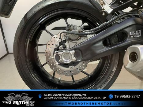 YAMAHA MT-07 700 ABS, Foto 2