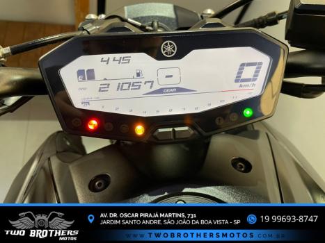 YAMAHA MT-07 700 ABS, Foto 5