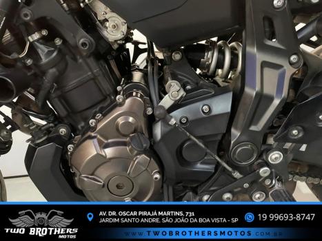 YAMAHA MT-07 700 ABS, Foto 8