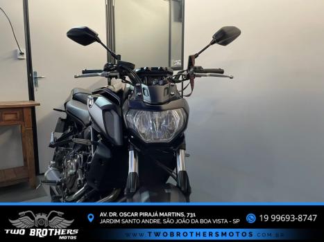 YAMAHA MT-07 700 ABS, Foto 10