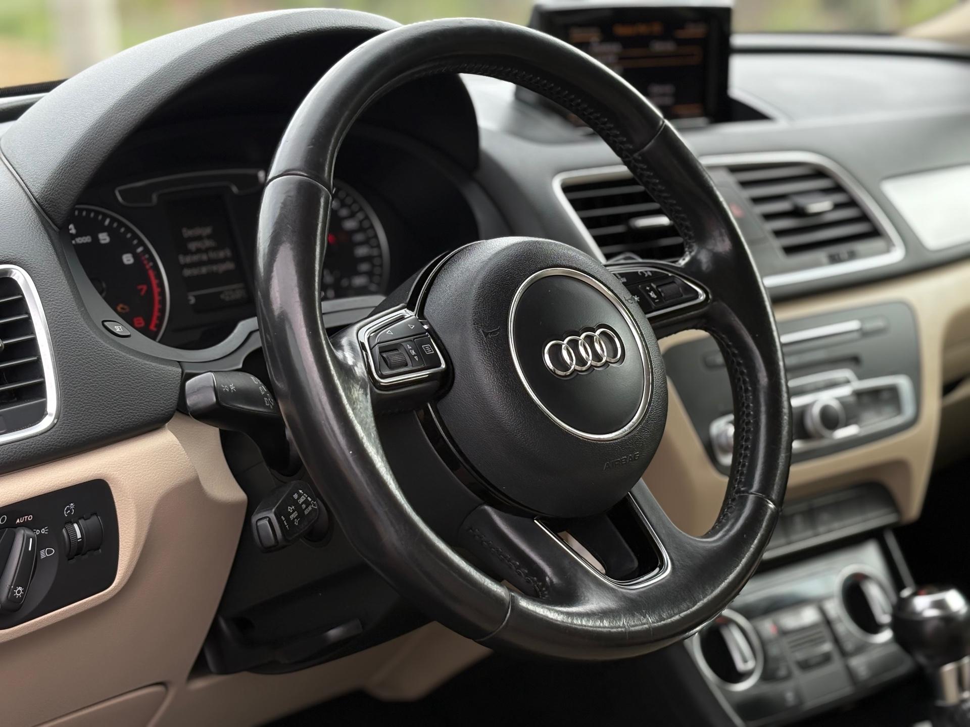 AUDI Q3 - Foto