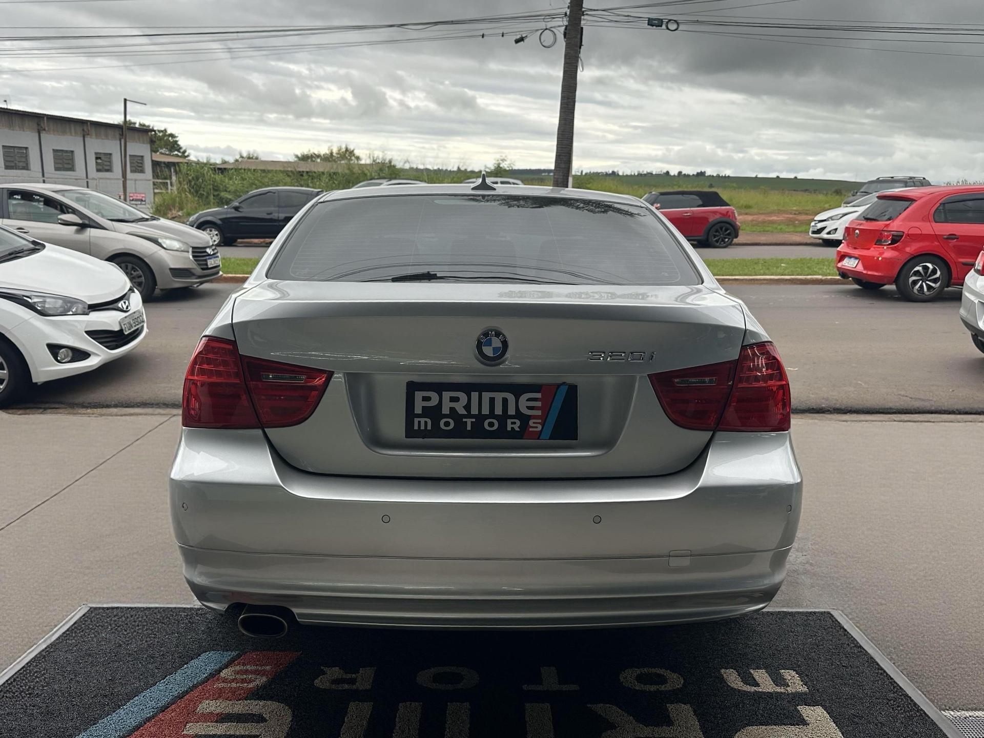 BMW 320I - Foto