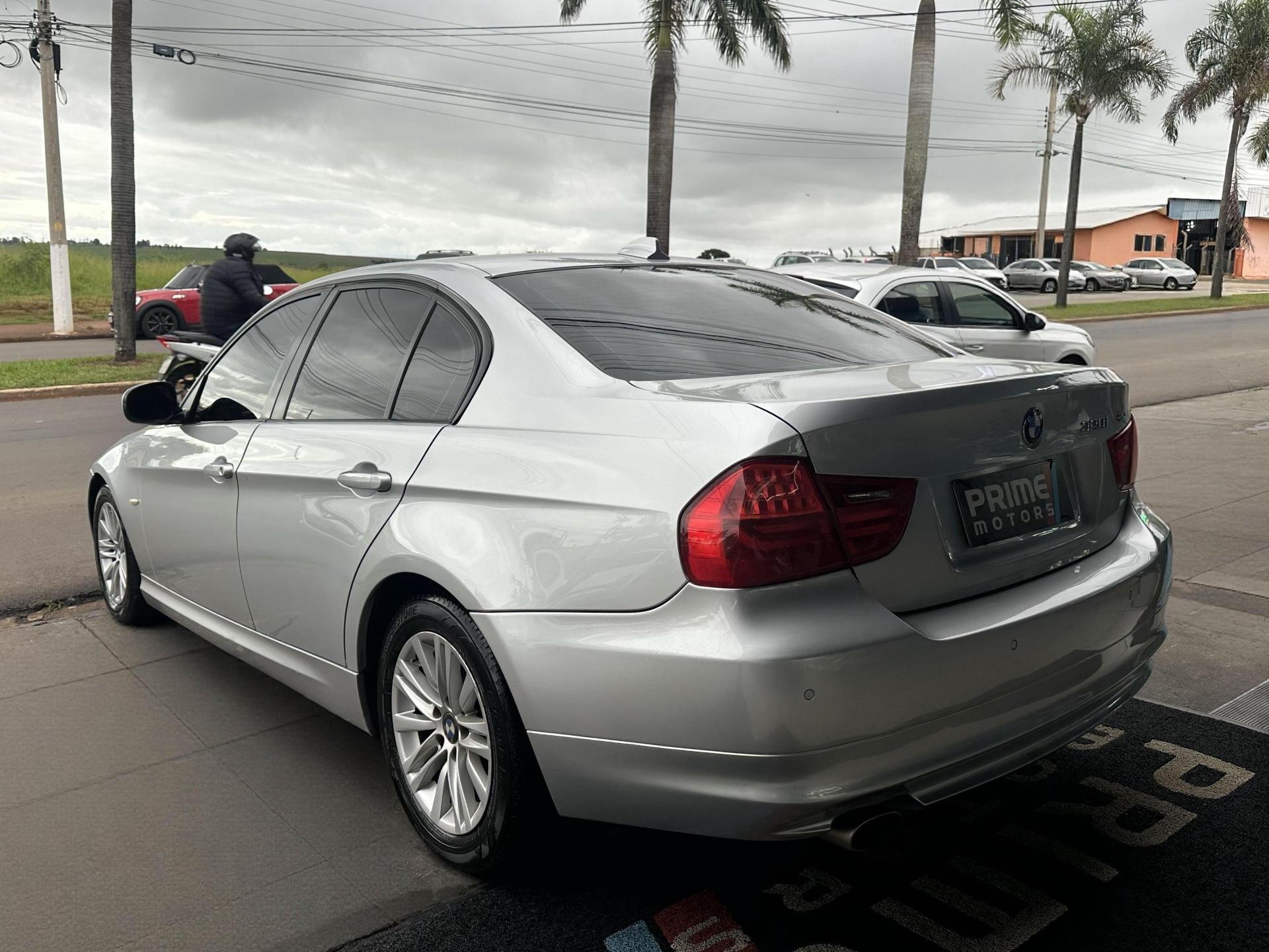 BMW 320I - Foto