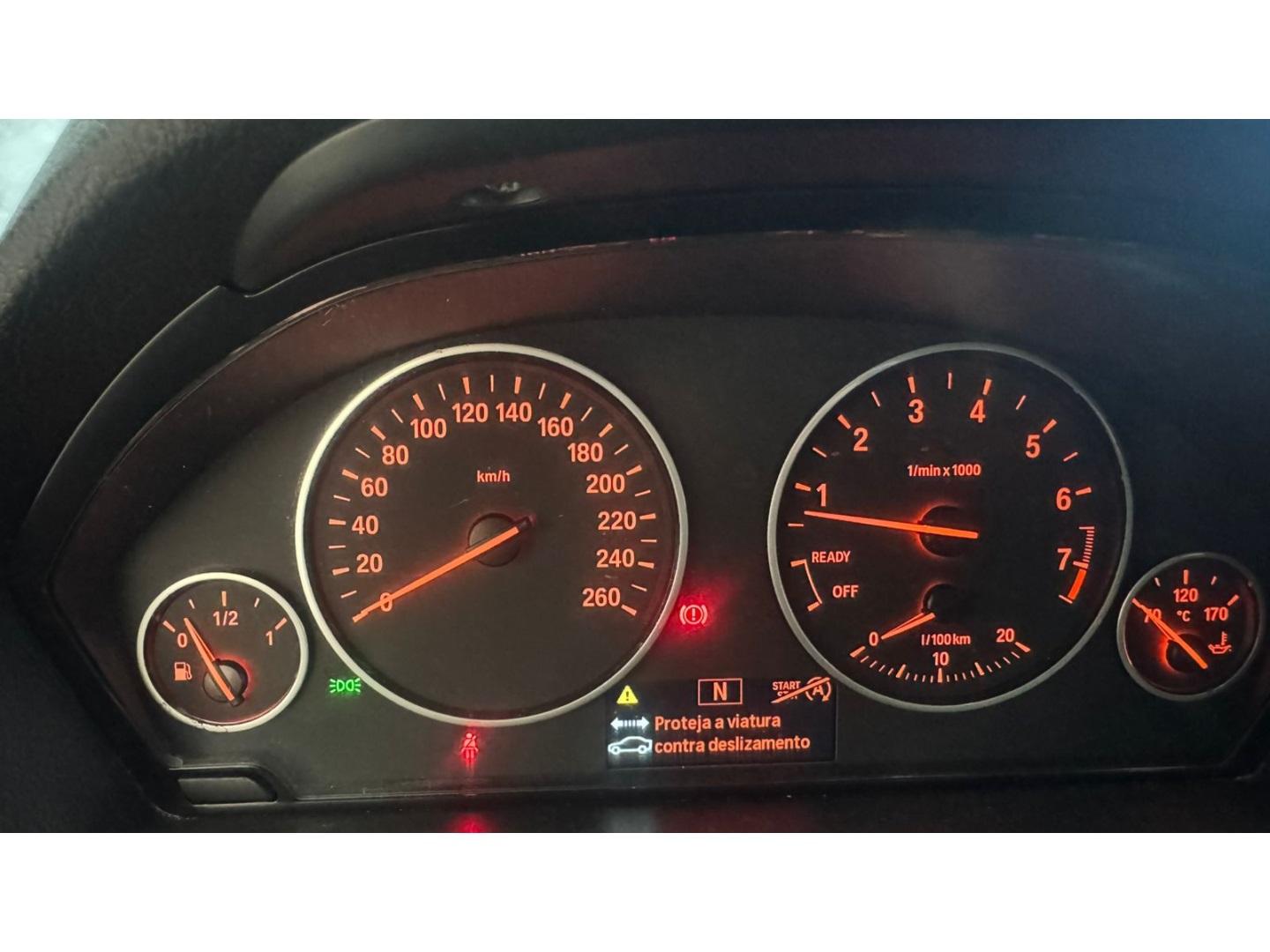 BMW 320I - Foto