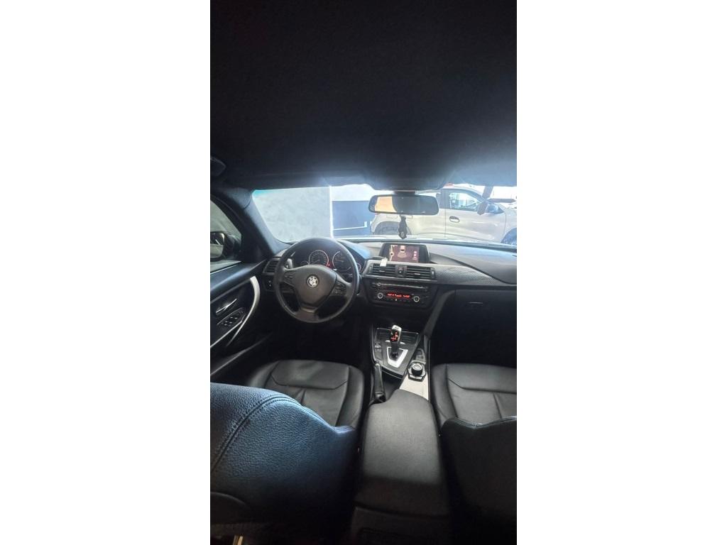 BMW 320I - Foto