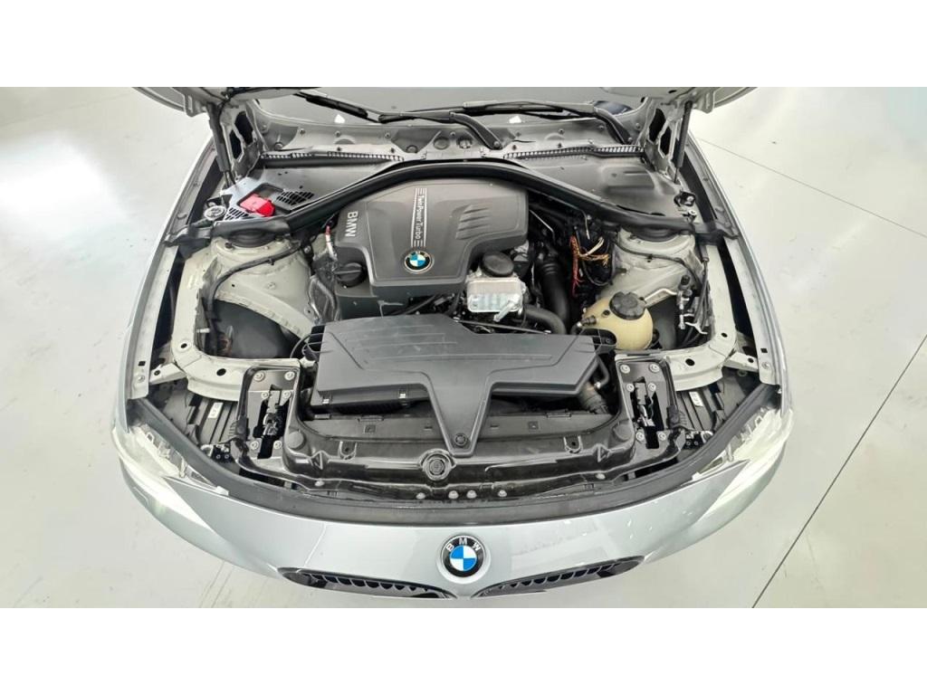 BMW 320I - Foto