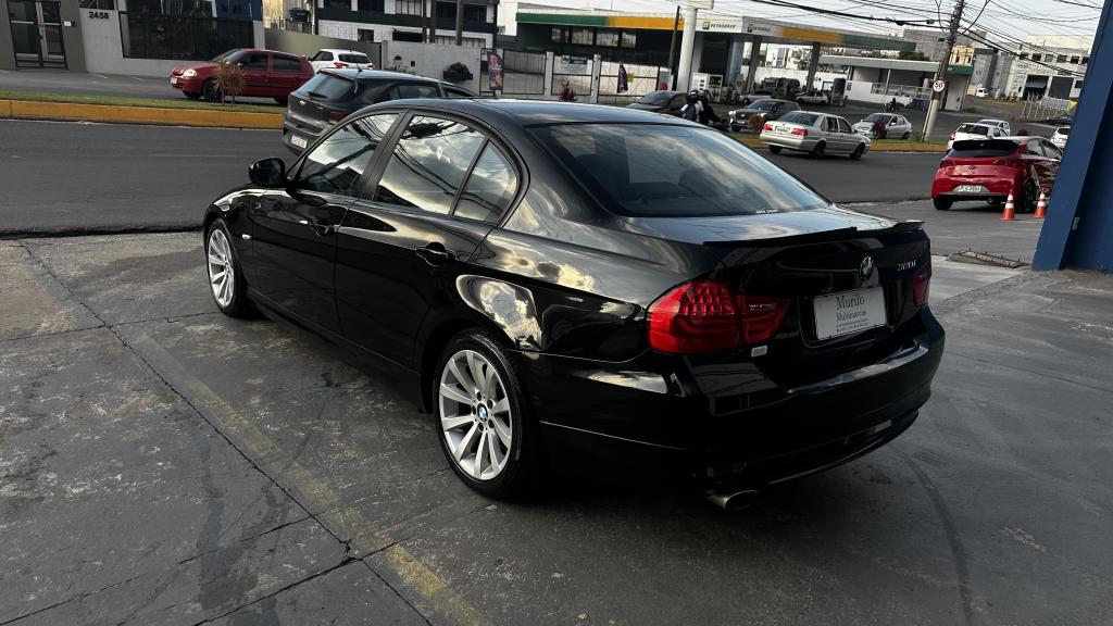 BMW 320I - Foto