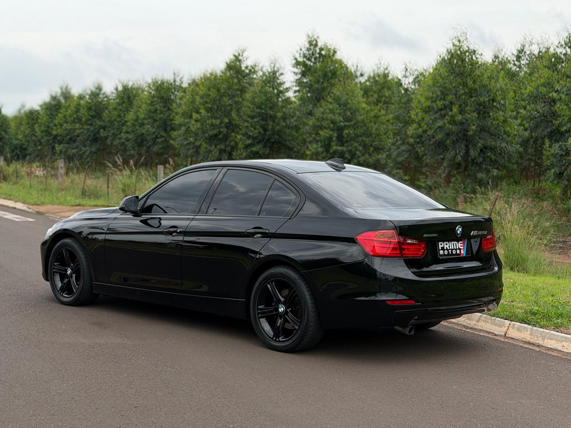 BMW 320I - Foto