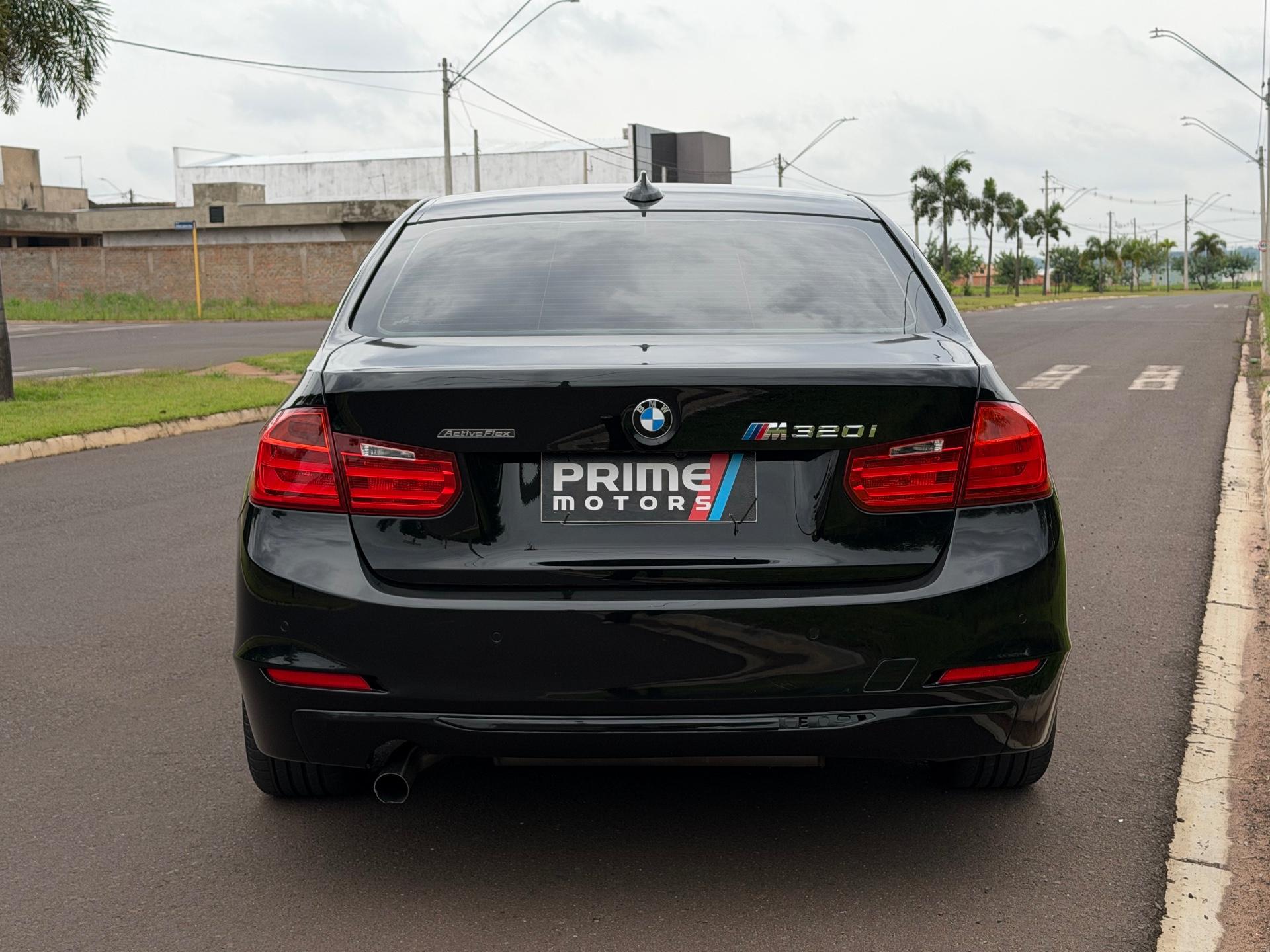 BMW 320I - Foto