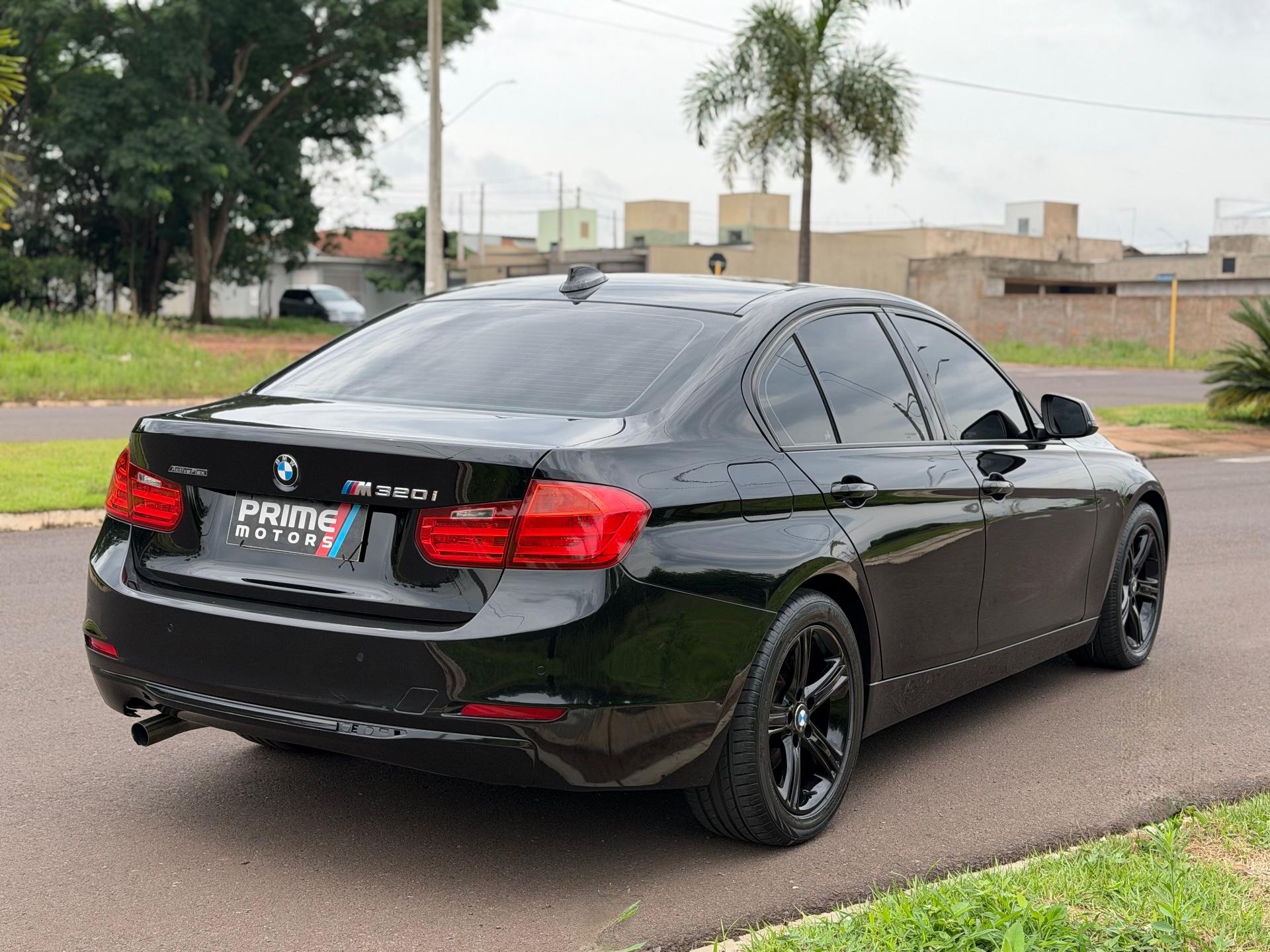 BMW 320I - Foto