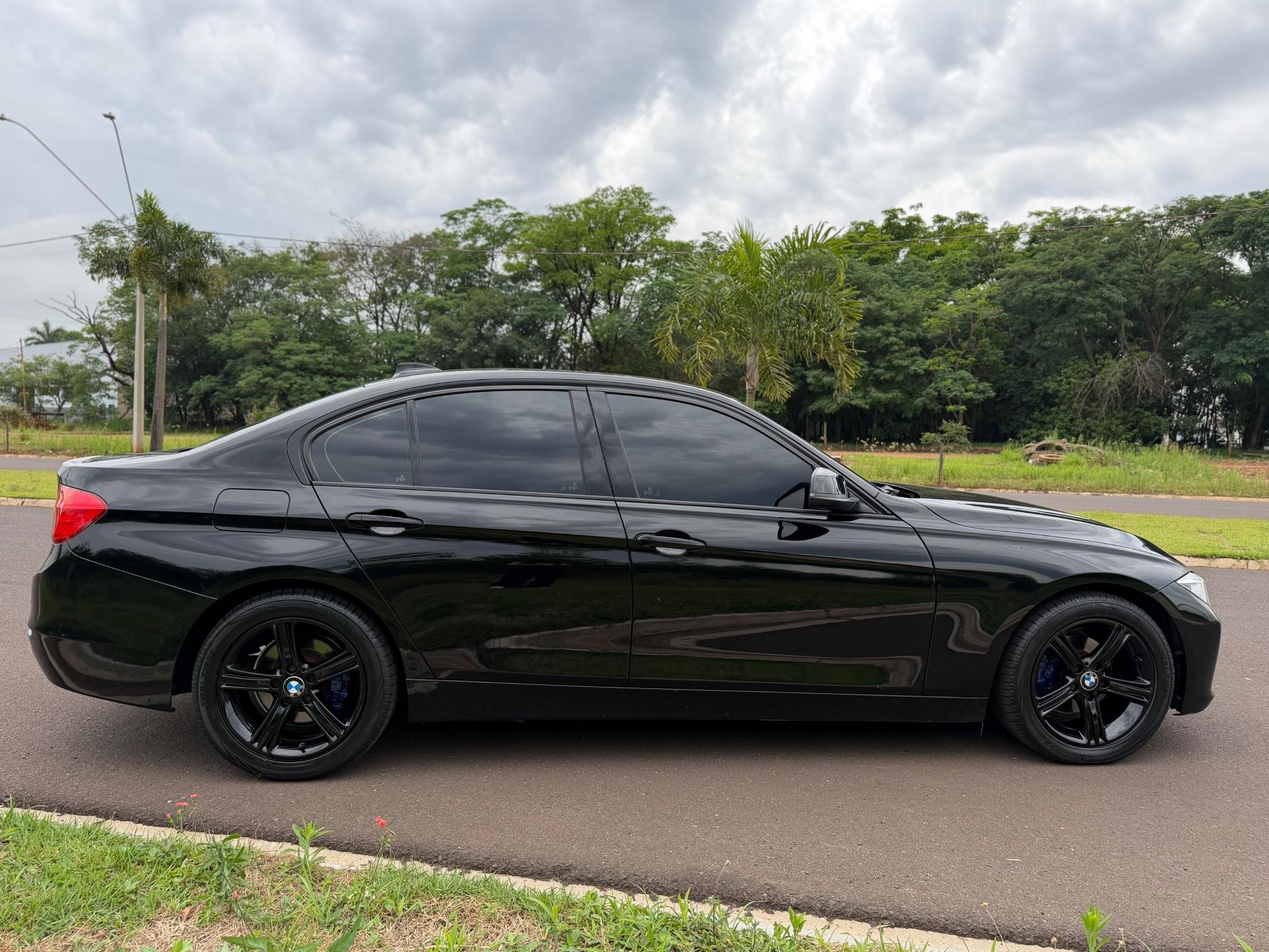 BMW 320I - Foto