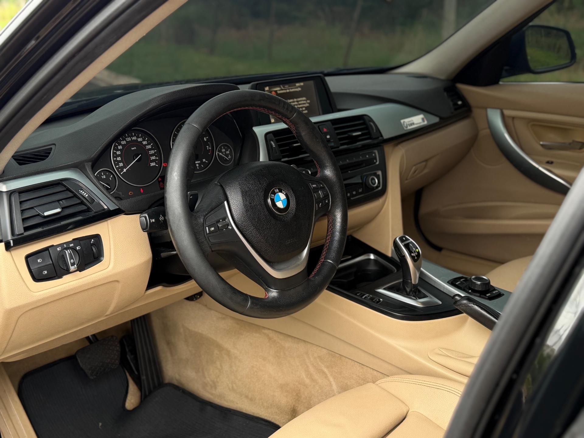 BMW 320I - Foto