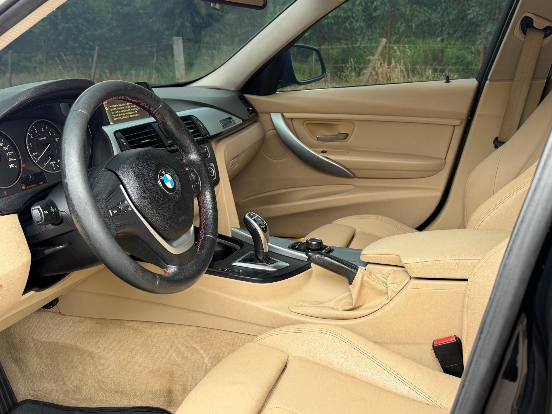 BMW 320I - Foto