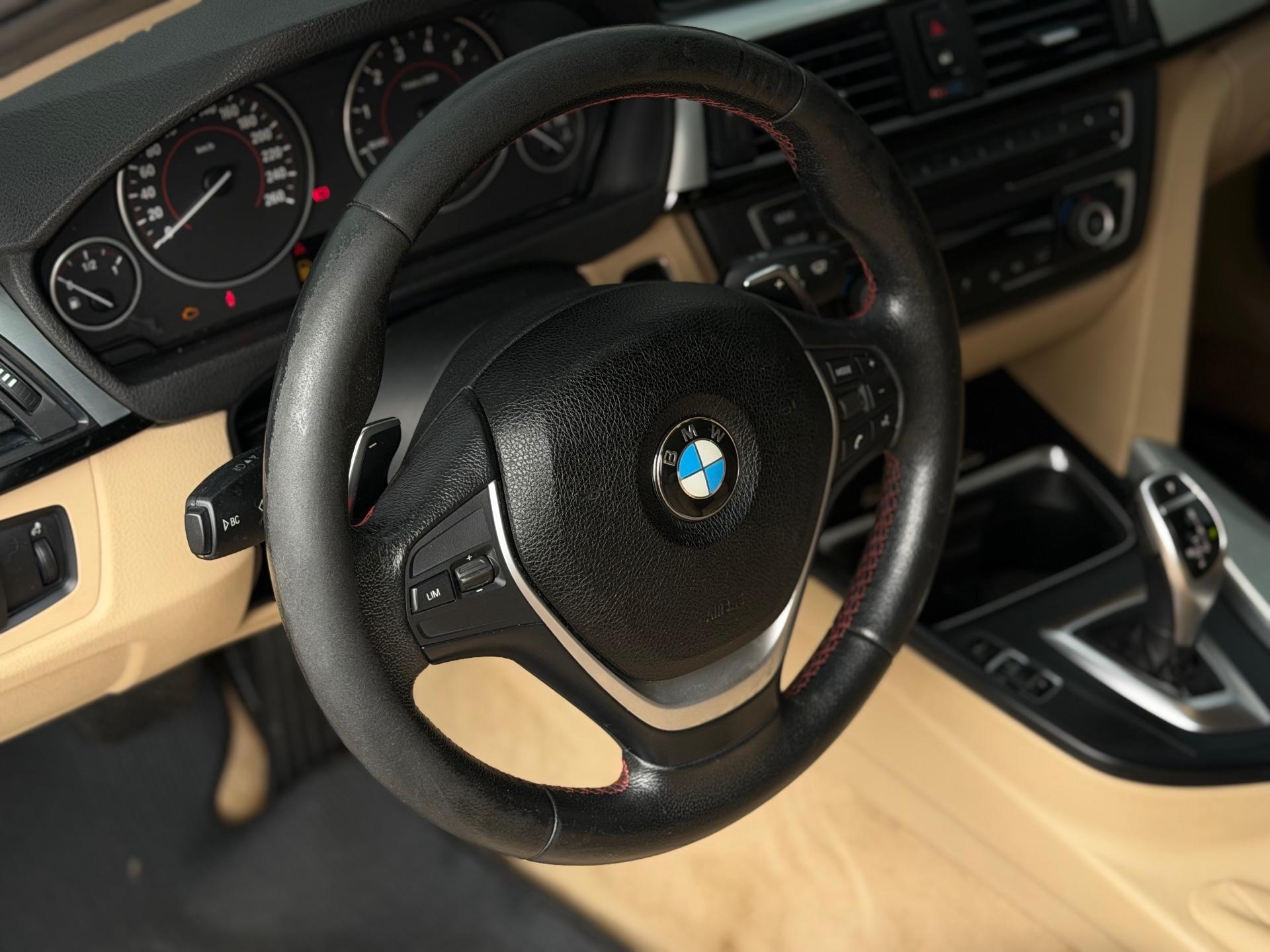 BMW 320I - Foto