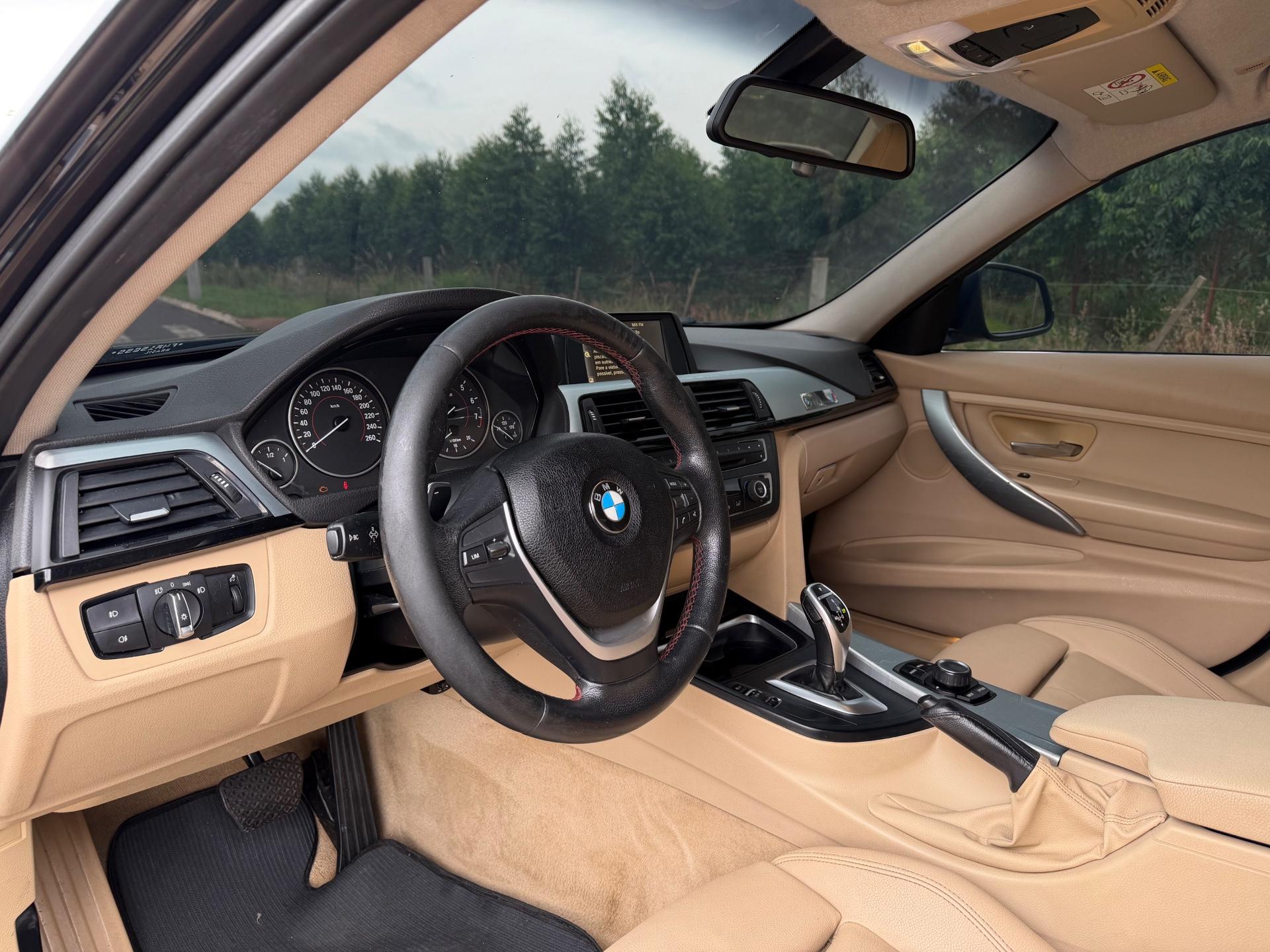 BMW 320I - Foto