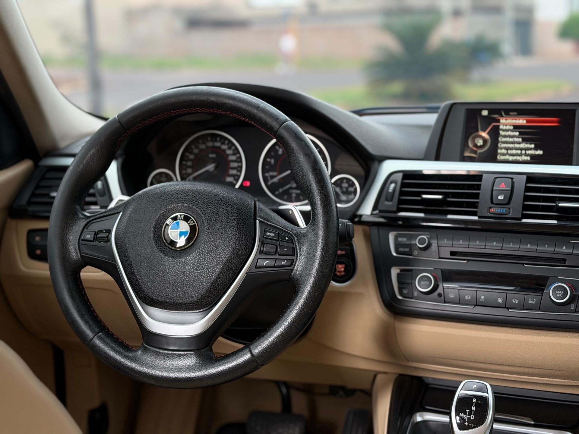 BMW 320I - Foto