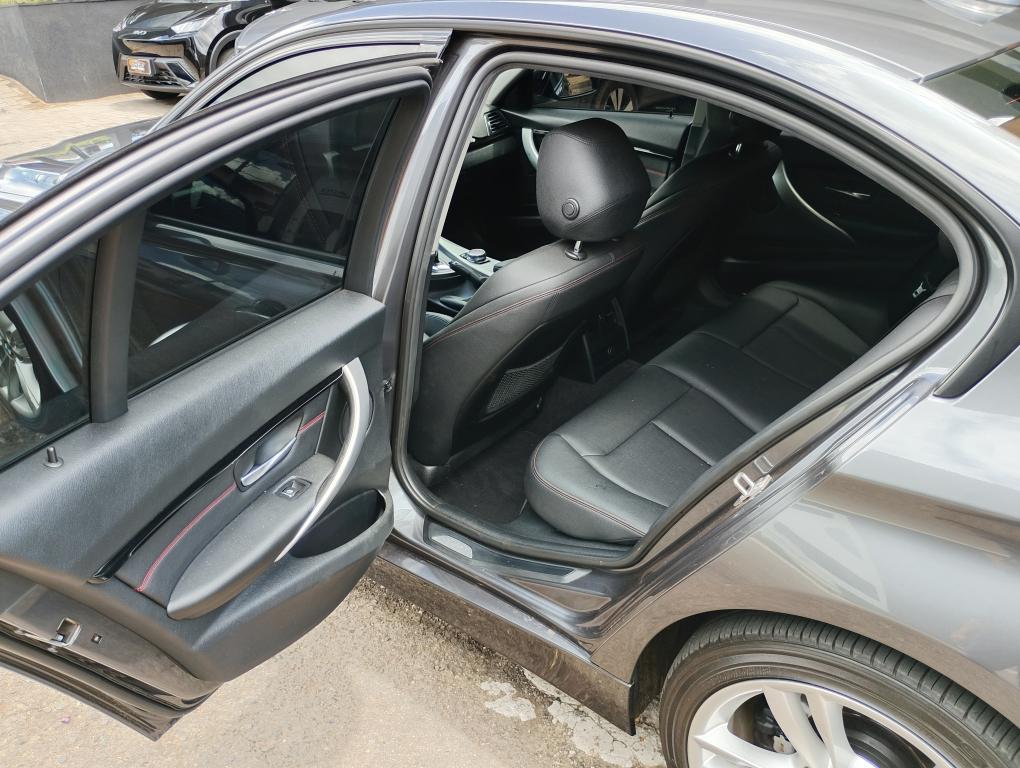 BMW 328I - Foto