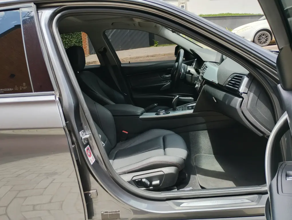 BMW 328I - Foto