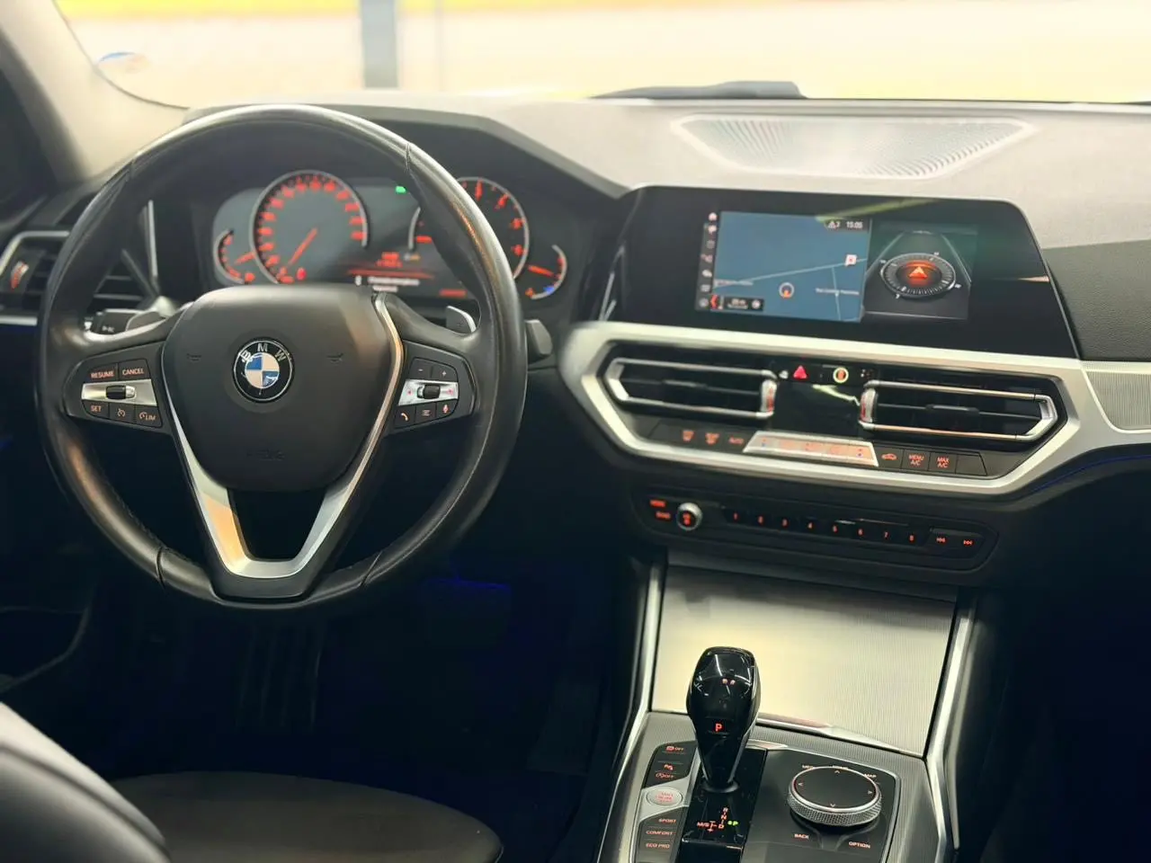 BMW 330I - Foto