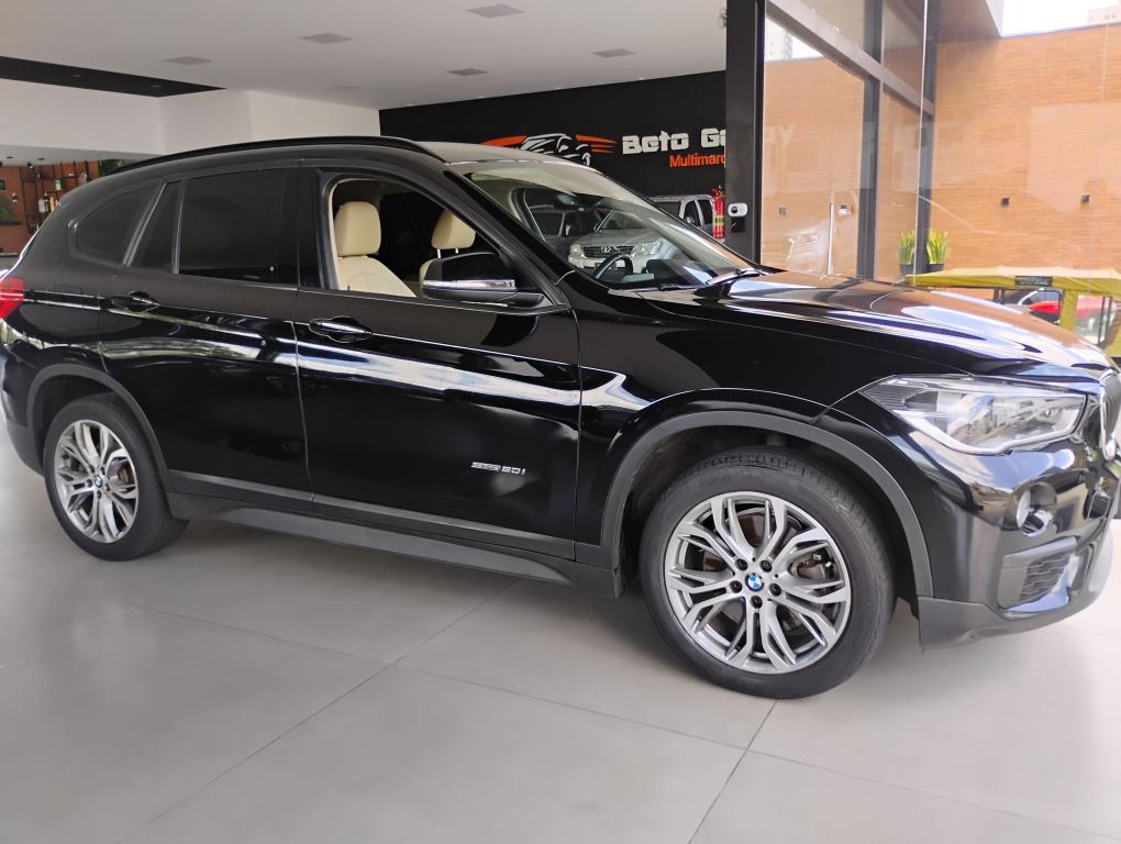 BMW X1 - Foto