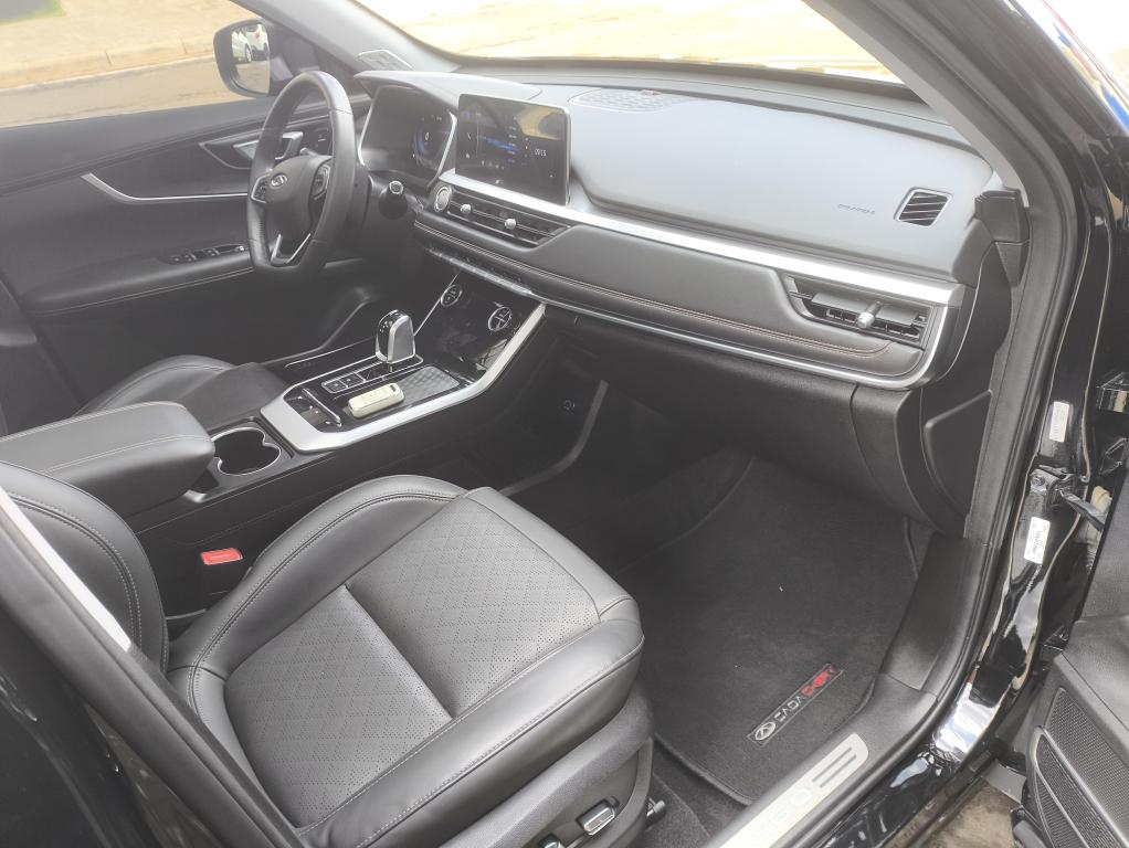 CHERY Tiggo 8 - Foto