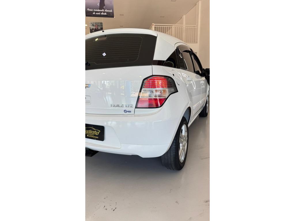 CHEVROLET Agile - Foto