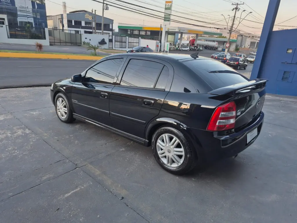 CHEVROLET Astra Hatch - Foto