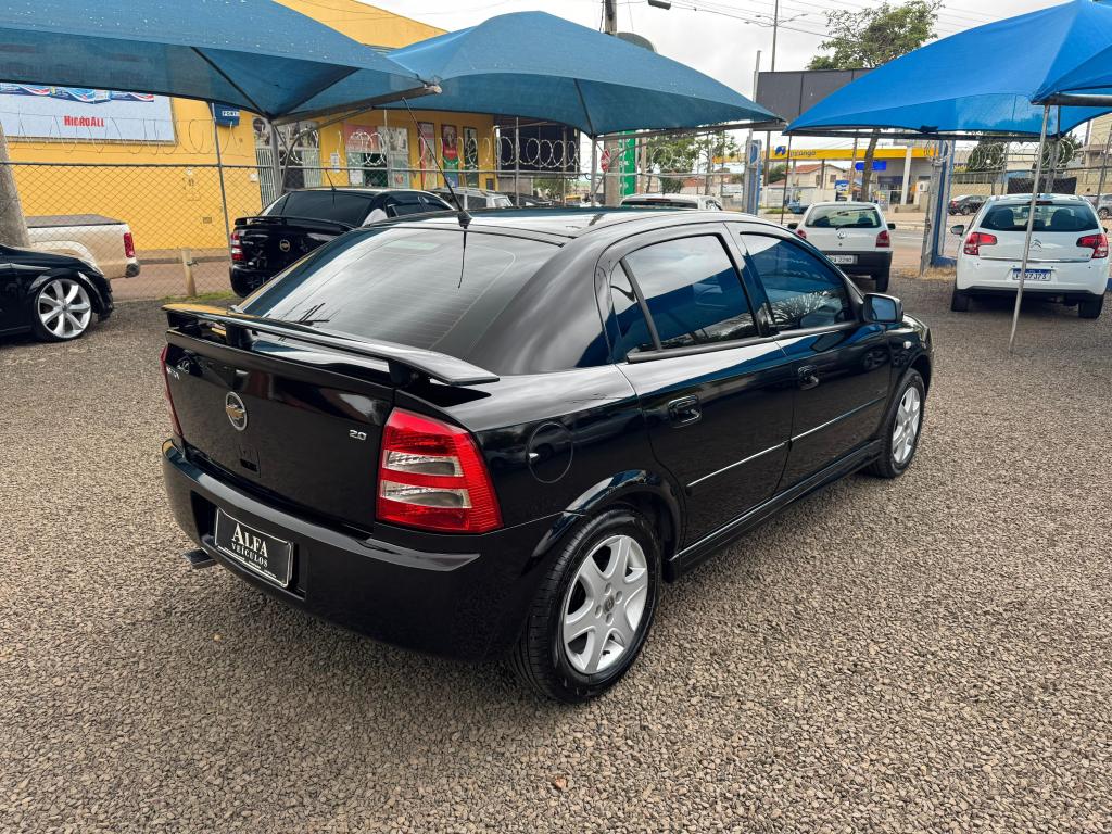 CHEVROLET Astra Hatch - Foto