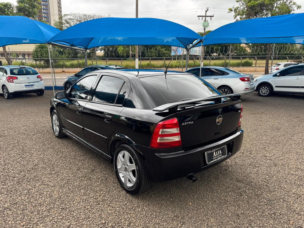 CHEVROLET Astra Hatch - Foto