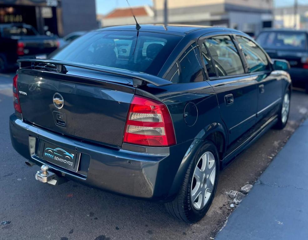 CHEVROLET Astra Hatch - Foto